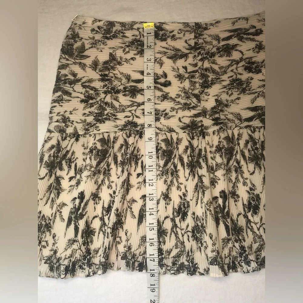 Express Floral Pleated Mini Skirt Cream Black Gray Women’s Size XL - Picture 6 of 13